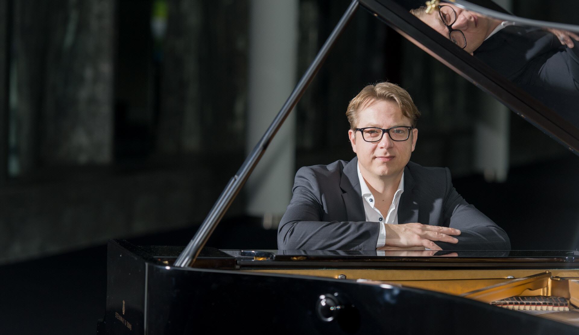 Klavierlehrer in Dortmund Alexander Hoell - Klavierunterricht in Dortmund seit 1996